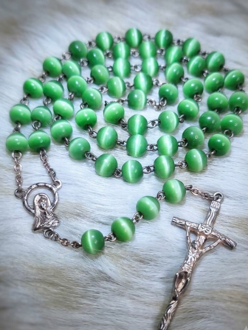🌙Vintage Italian Green Cat’s Eye Glass Bead Rosary Silver-Tone Crucifix